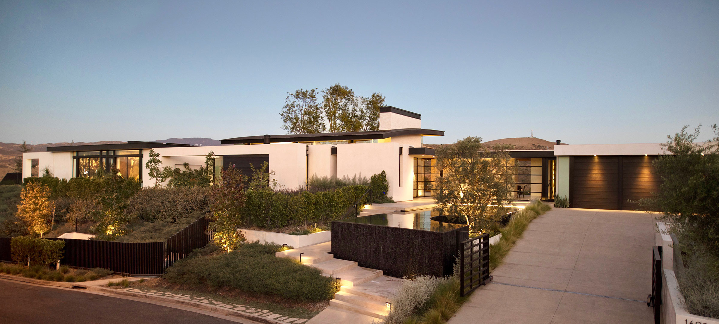Exterior shot 28