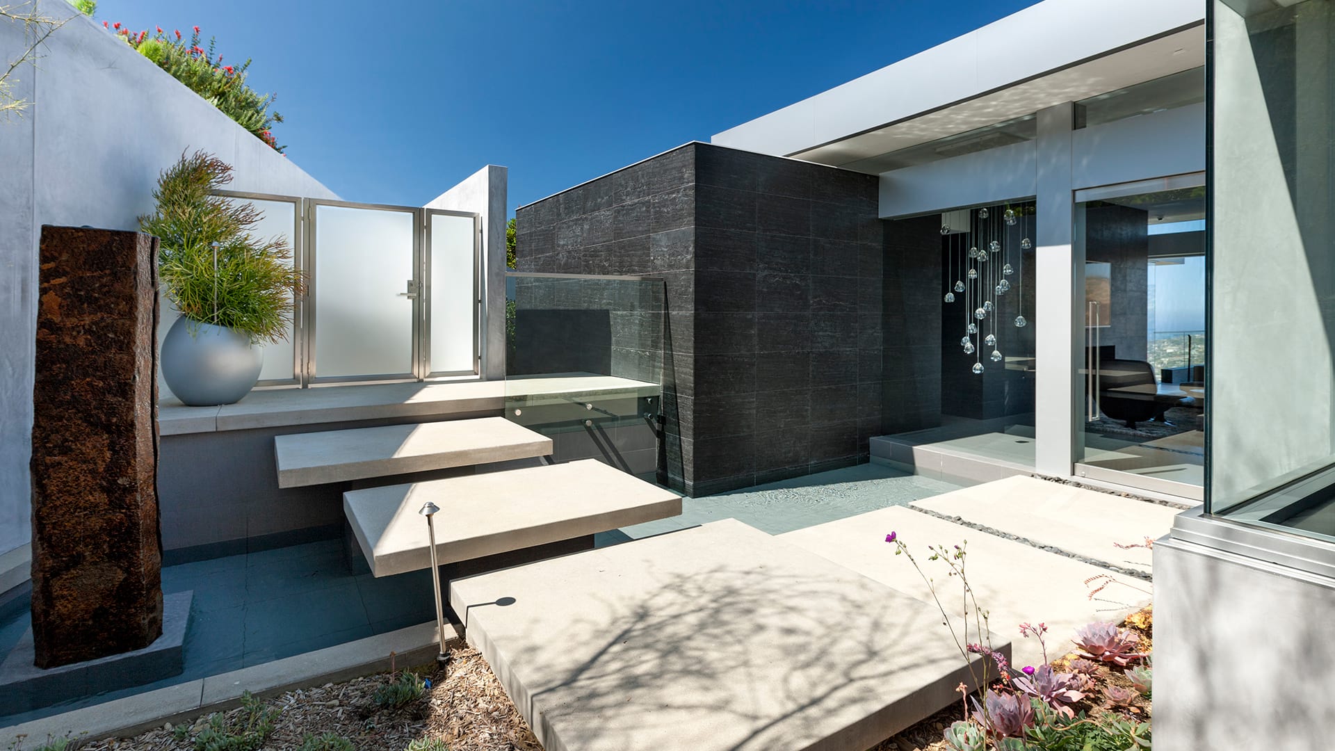 Exterior shot 17